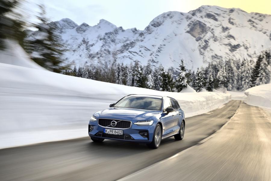  Volvo V60 D3 R-Design 2018 года  (WW) (фото 10 из 29)